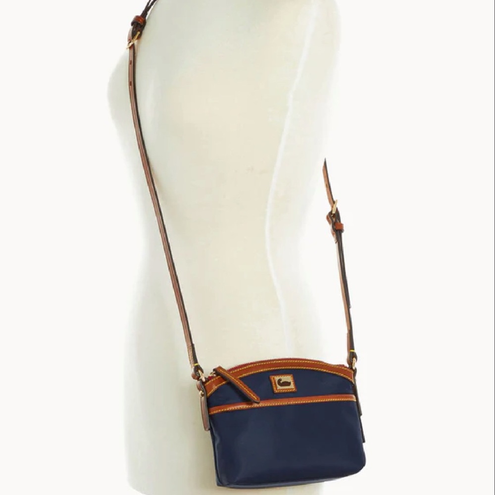 NWT. Wayfarer Domed Crossbody by Dooney & Bourke - Picture 3 of 3